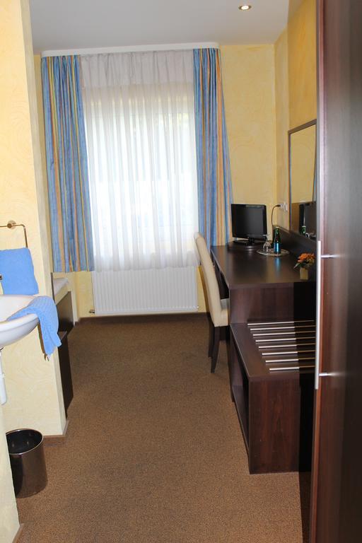 Hotel Rosenhof Dusseldorf Ngoại thất bức ảnh