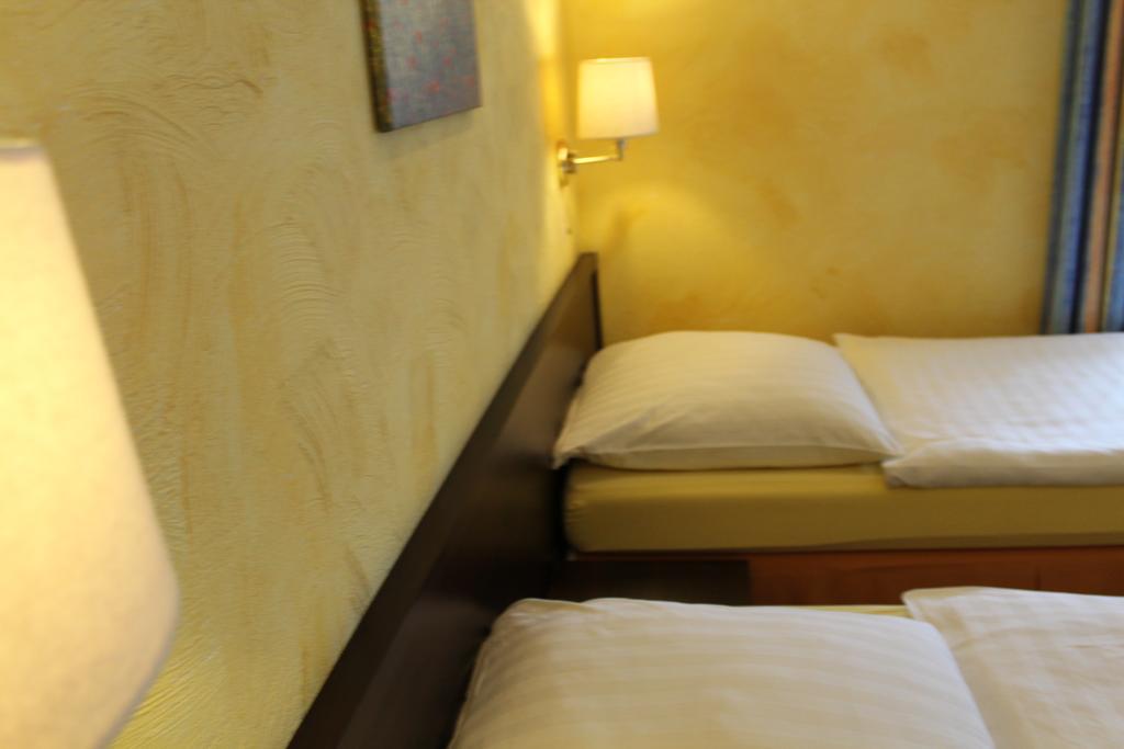 Hotel Rosenhof Dusseldorf Ngoại thất bức ảnh
